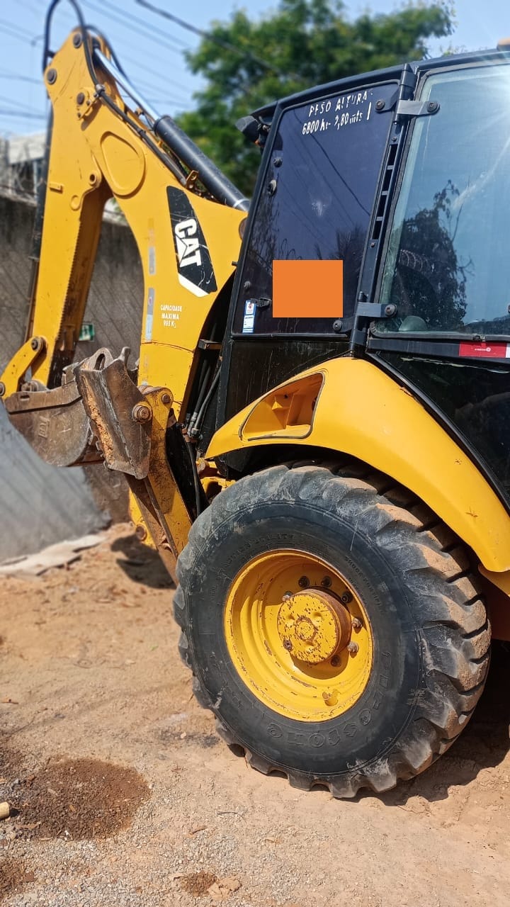 Retroescavadeira Caterpillar 416E 2012 - Imagem 9