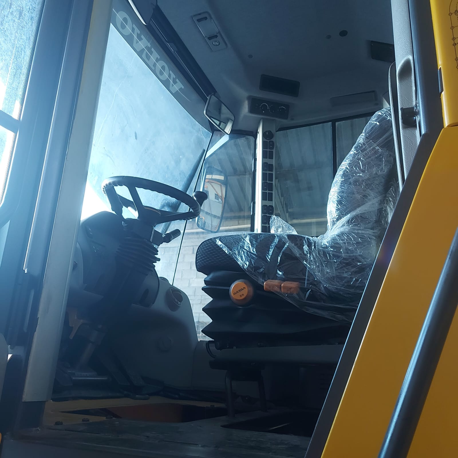 Pá Carregadeira Volvo L90F 2016 - Imagem 4