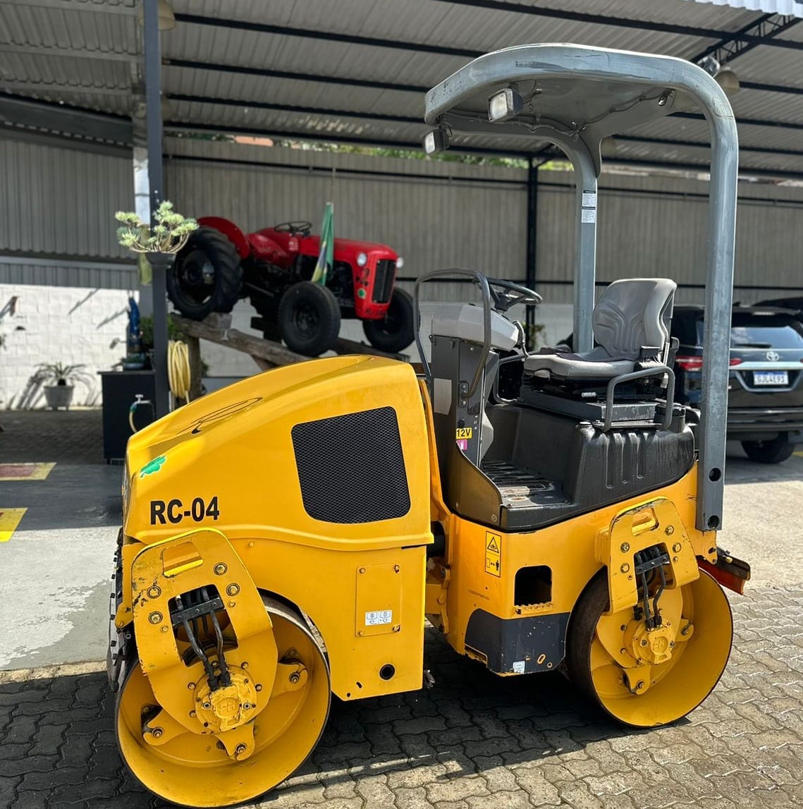 Rolo compactador Sinoway SWR212H 2015 - Imagem 1