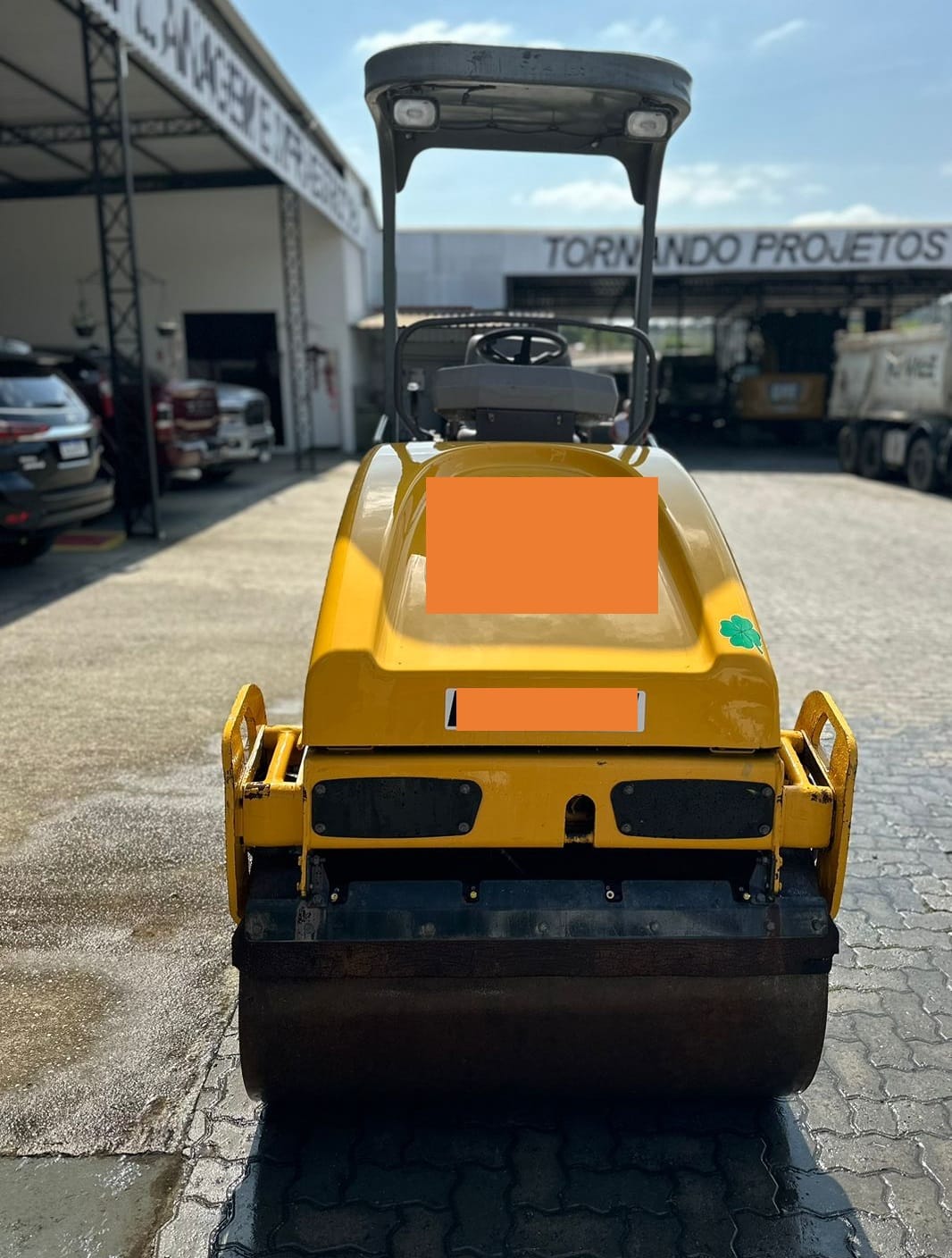 Rolo compactador Sinoway SWR212H 2015 - Imagem 3