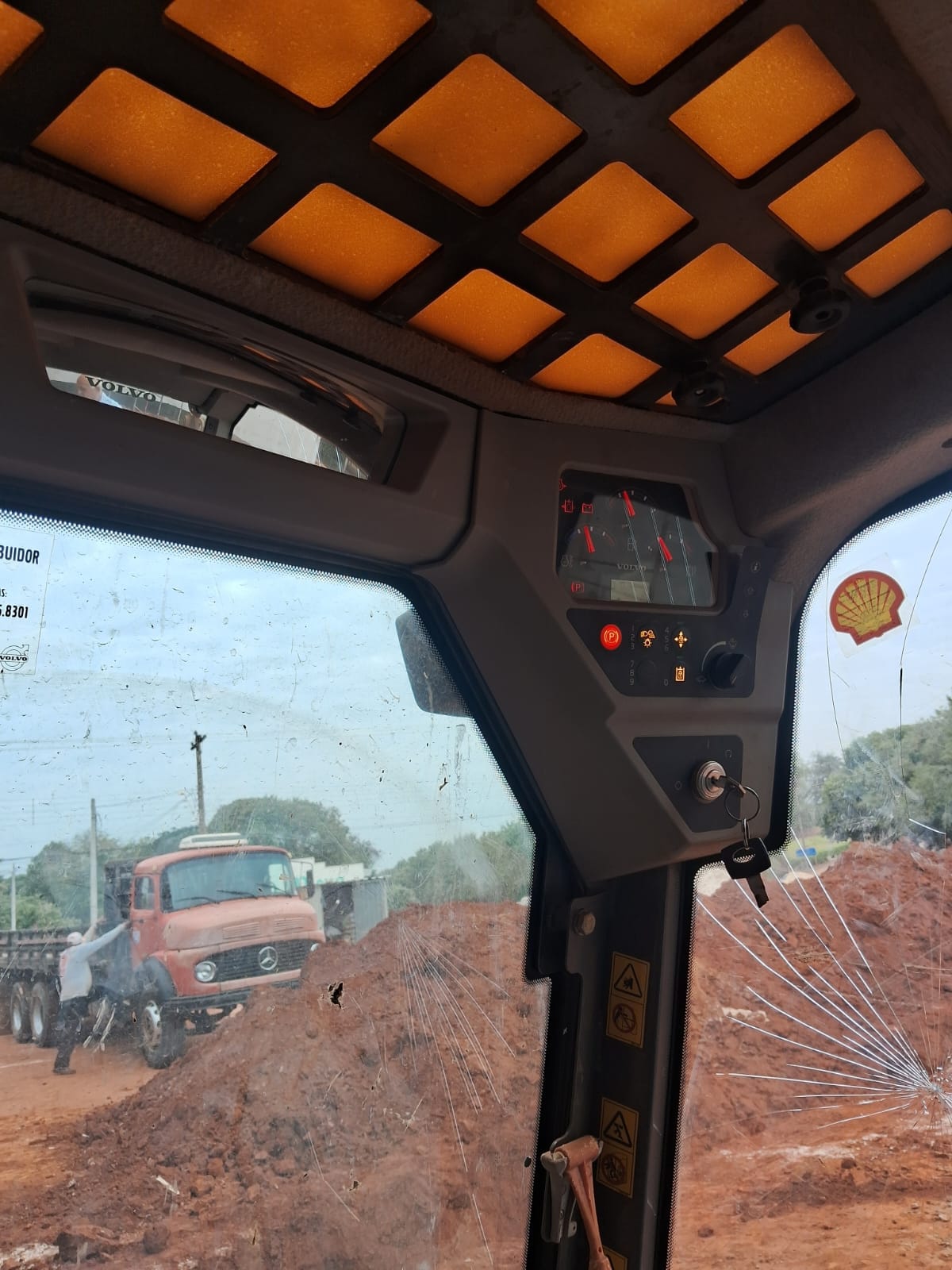 Mini Carregadeira Volvo MC95C 2013 - Imagem 2