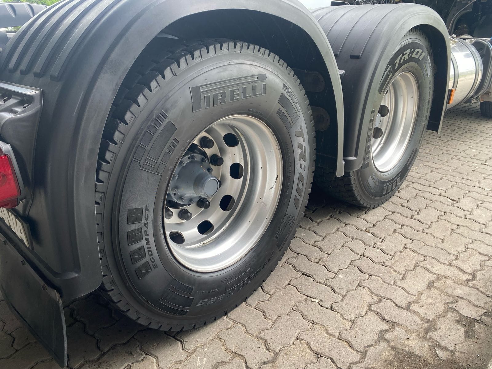 Caminhão Scania R480 6x4T 2019 - Imagem 8