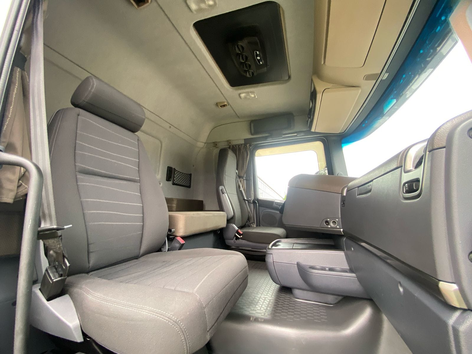 Caminhão Scania R480 6x4T 2019 - Imagem 17