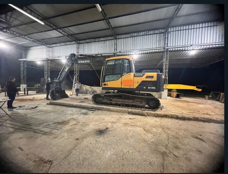 Escavadeira Volvo EC140DL 2021 - Imagem 1