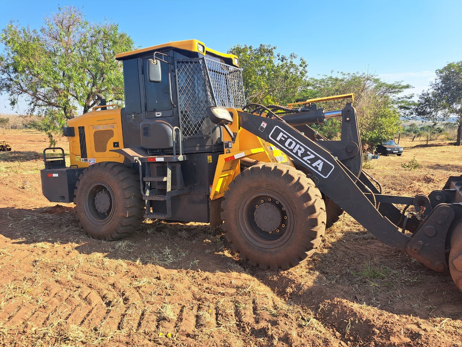 Pá Carregadeira Forza F958K 2022 - Imagem 1