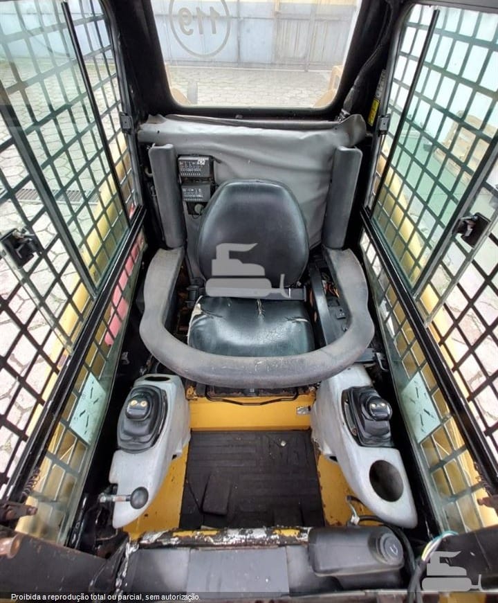 Mini Carregadeira Caterpillar 226B3 2014 - Imagem 6
