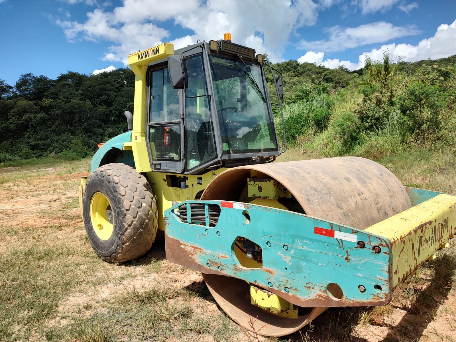 Rolo compactador Ammann ASC 110 2014 - Imagem 14