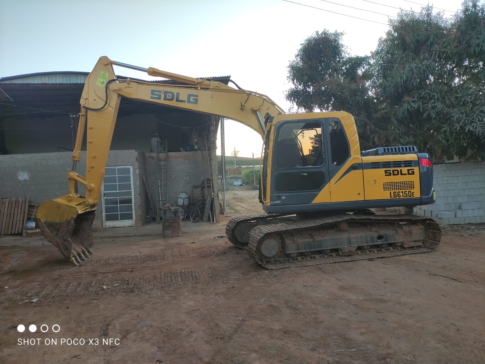 Escavadeira SDLG LG6150E 2014 - Imagem 1