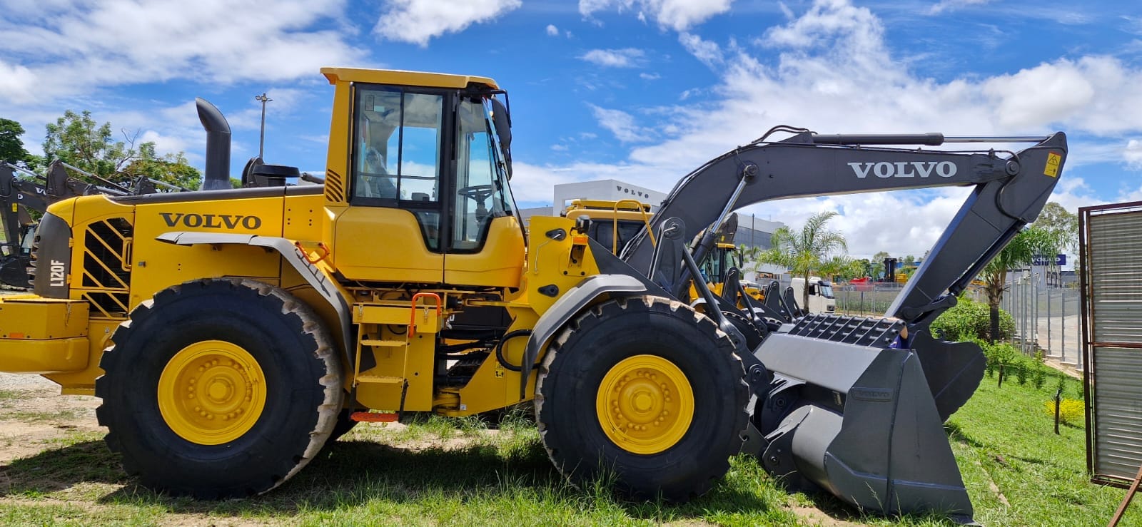Pá Carregadeira Volvo L120F 2019 - Imagem 1