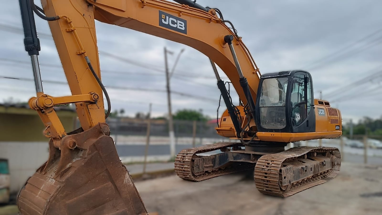 Escavadeira JCB JS330 2010 - Imagem 1