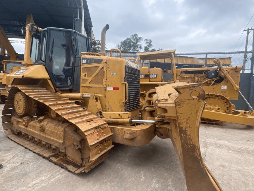 Trator de esteira Caterpillar D6NXL 2011 - Imagem 1
