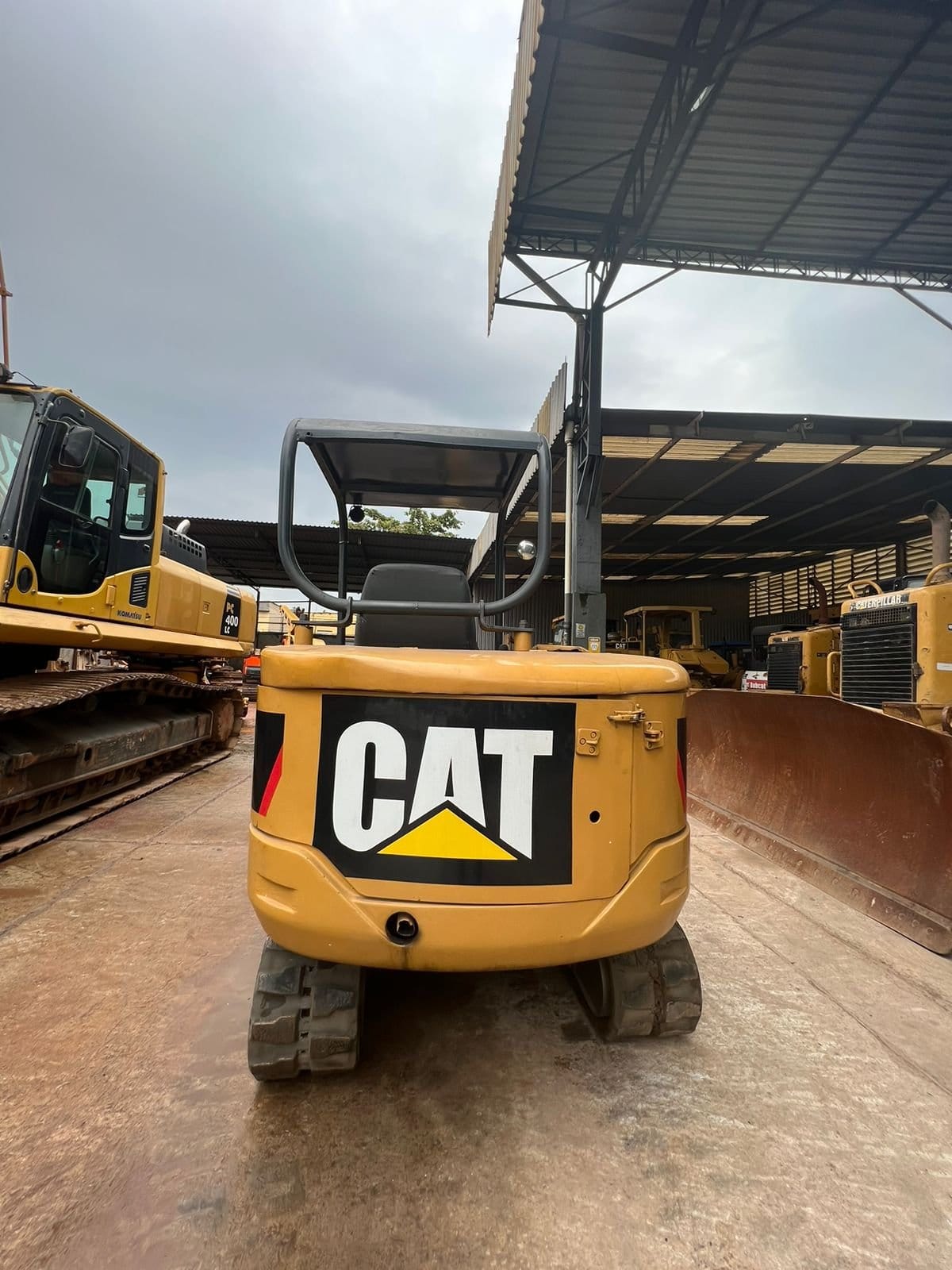 Mini Escavadeira Caterpillar 302.5C 2011 - Imagem 1