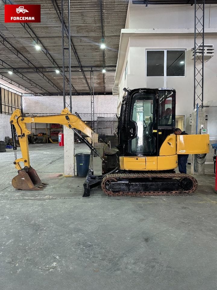 Mini Escavadeira Caterpillar 303.5E CR 2020 - Imagem 1