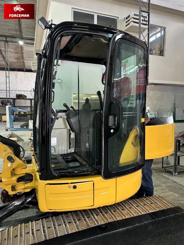 Mini Escavadeira Caterpillar 303.5E CR 2020 - Imagem 3
