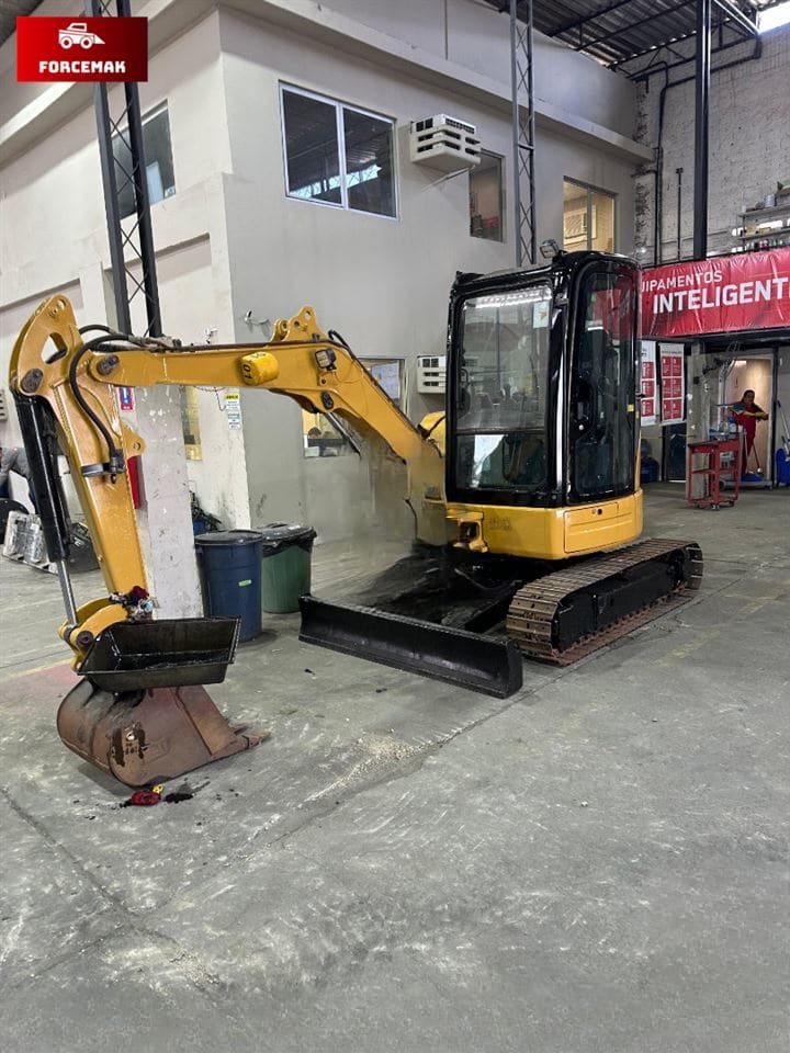 Mini Escavadeira Caterpillar 303.5E CR 2020 - Imagem 8