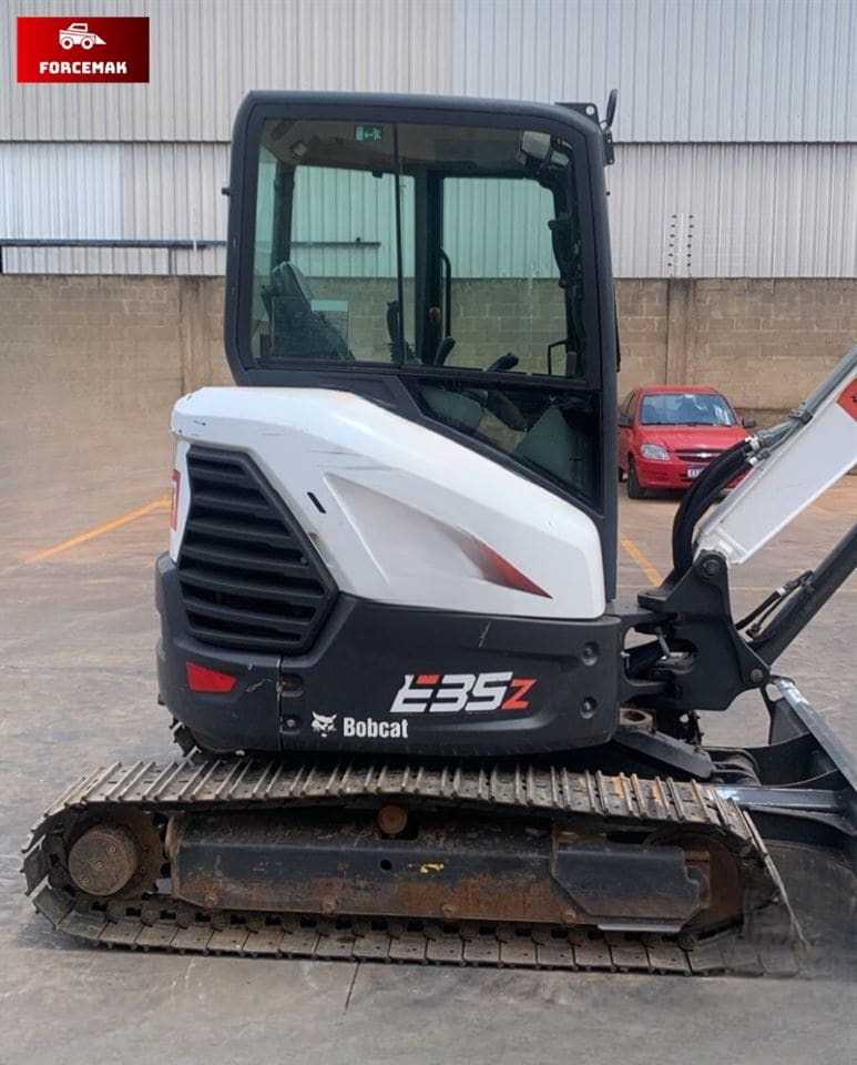 Mini Escavadeira Bobcat E35z 2022 - Imagem 1