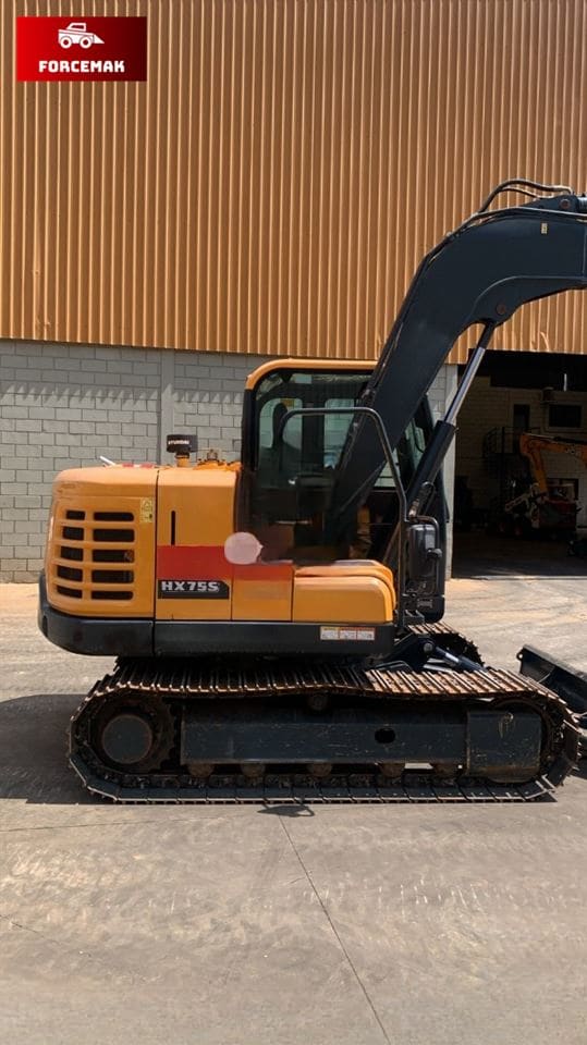 Mini Escavadeira Hyundai HX75S 2024 - Imagem 2