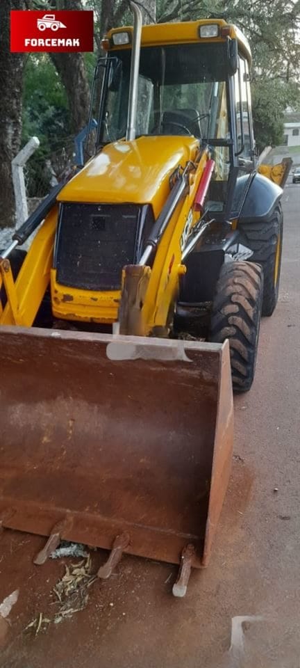 Retroescavadeira JCB 3C Plus 2013 - Imagem 2