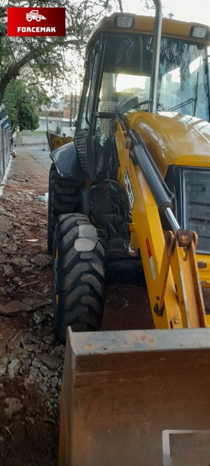 Retroescavadeira JCB 3C Plus 2013 - Imagem 3