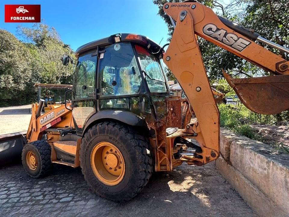 Retroescavadeira Case 580N 2015 - Imagem 1