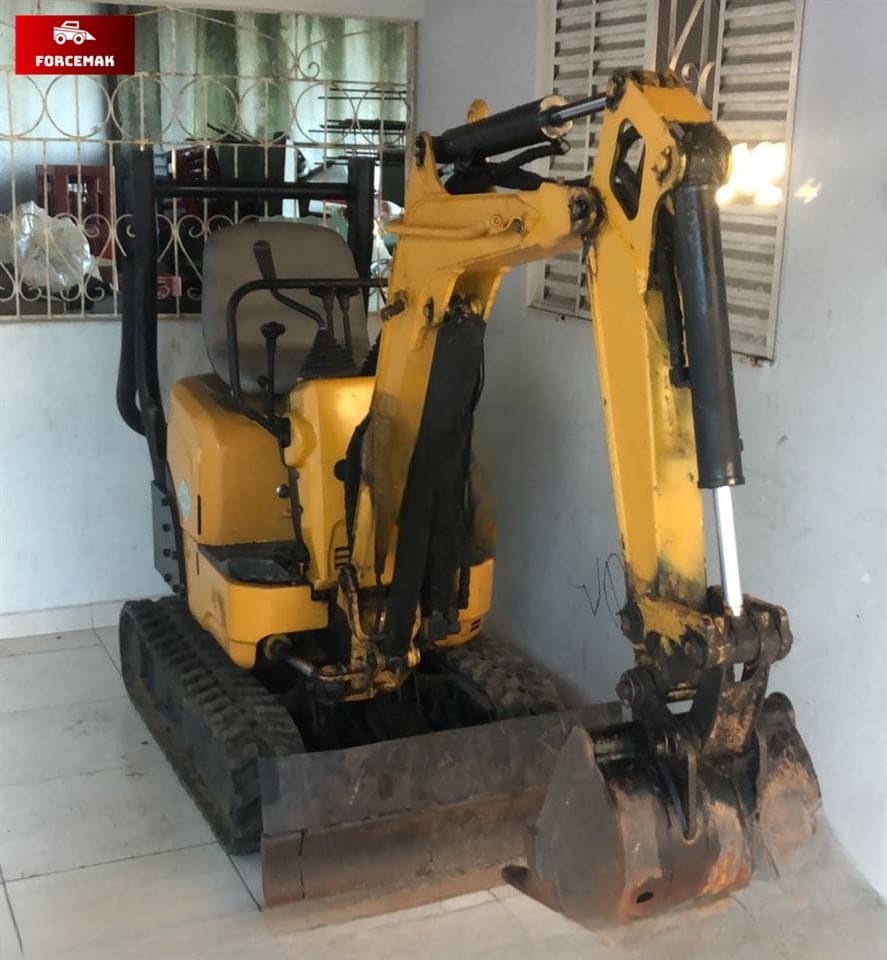 Mini Escavadeira Yanmar SV08 2018 - Imagem 1