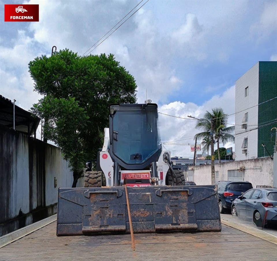 Mini Carregadeira Bobcat S650 2021 - Imagem 2
