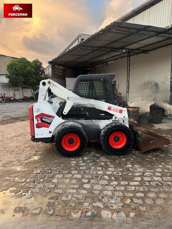 Mini Carregadeira Bobcat S650 2021 - Imagem 2