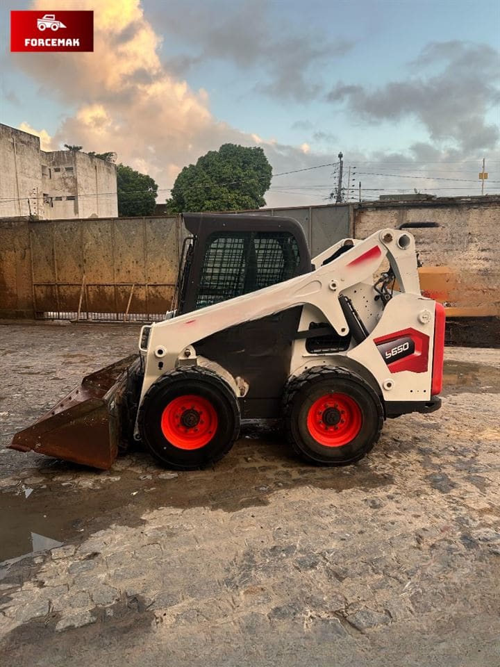 Mini Carregadeira Bobcat S650 2021 - Imagem 3