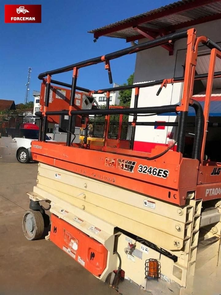 Plataforma Aérea (Elevatória) JLG 3246ES 2012 - Imagem 2