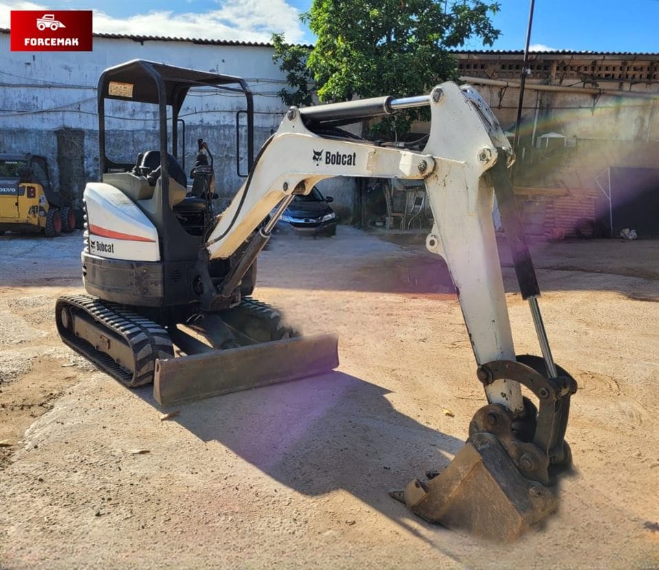 Mini Escavadeira Bobcat E26 2014 - Imagem 1