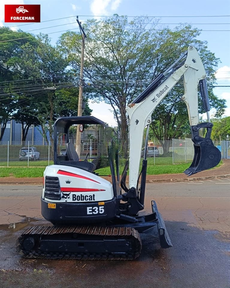 Mini Escavadeira Bobcat E35 2016 - Imagem 1