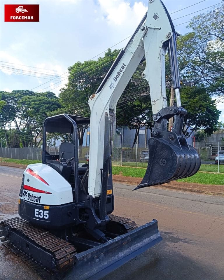 Mini Escavadeira Bobcat E35 2016 - Imagem 2