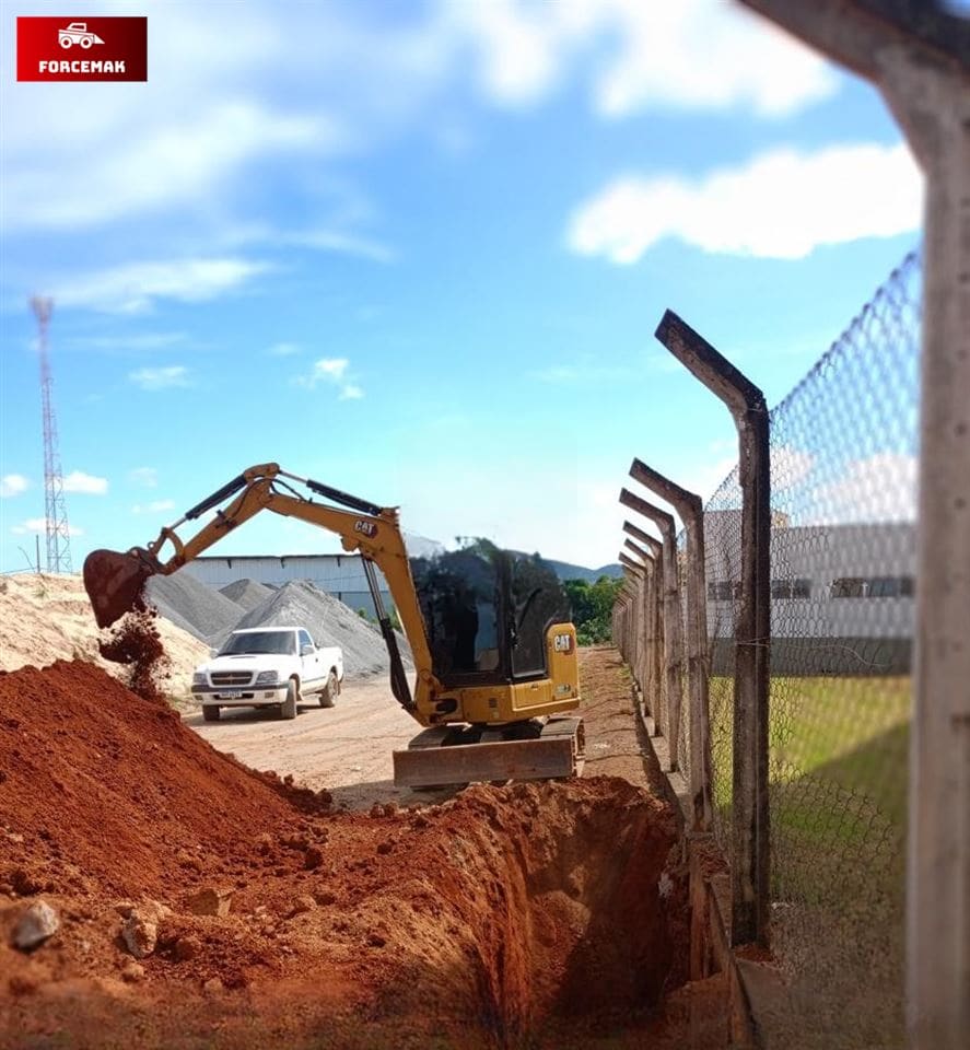 Mini Escavadeira Caterpillar 302.7 2023 - Imagem 6