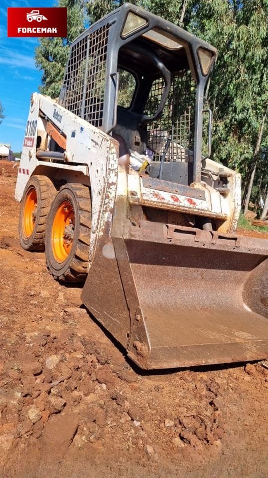 Mini Carregadeira Bobcat S100 2010 - Imagem 3