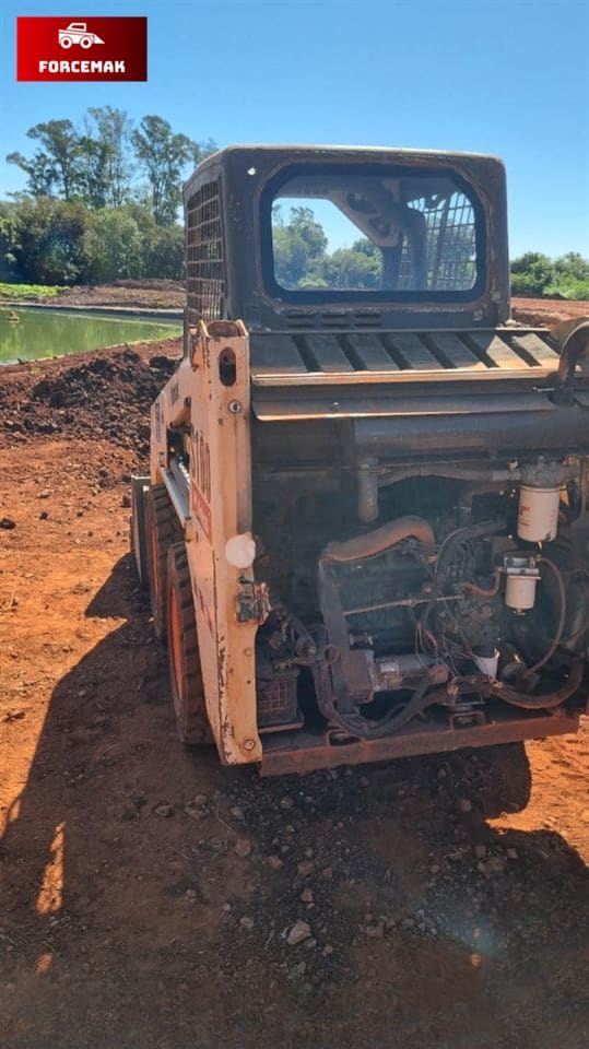 Mini Carregadeira Bobcat S100 2010 - Imagem 4