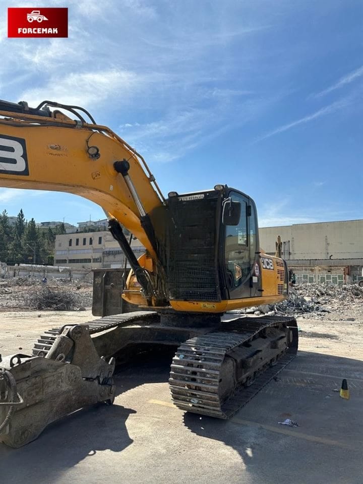 Escavadeira JCB JS235 LC 2019 - Imagem 3