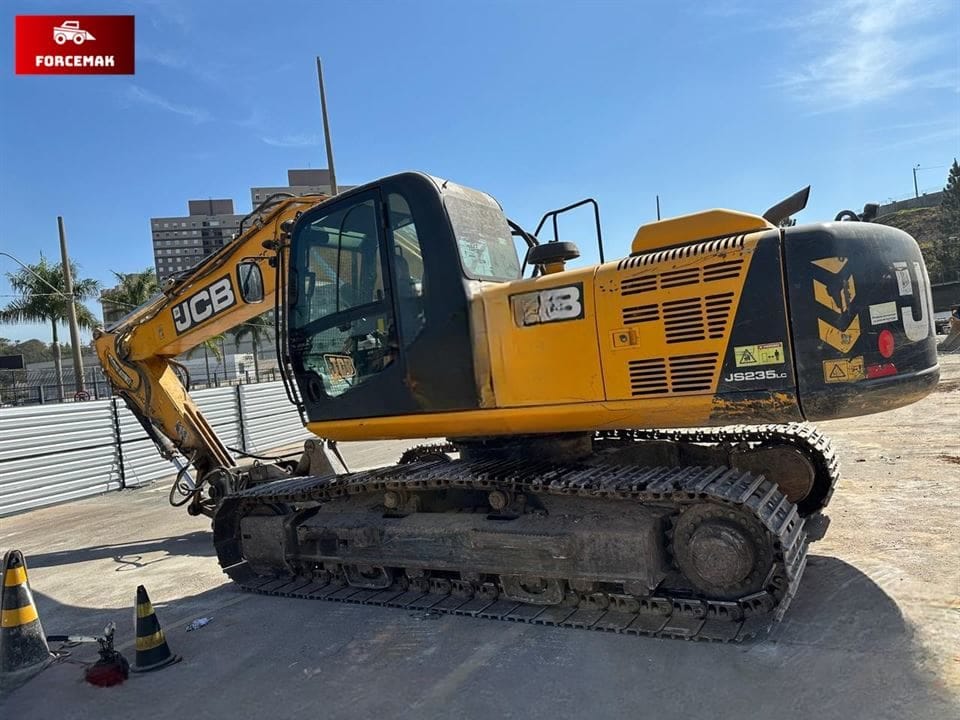 Escavadeira JCB JS235 LC 2019 - Imagem 8