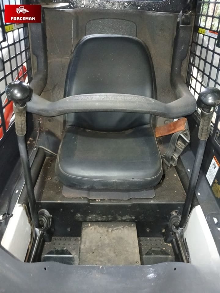 Mini Carregadeira Bobcat S450 2017 - Imagem 6