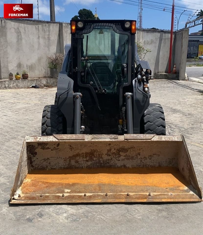 Mini Carregadeira New Holland L230 2020 - Imagem 7