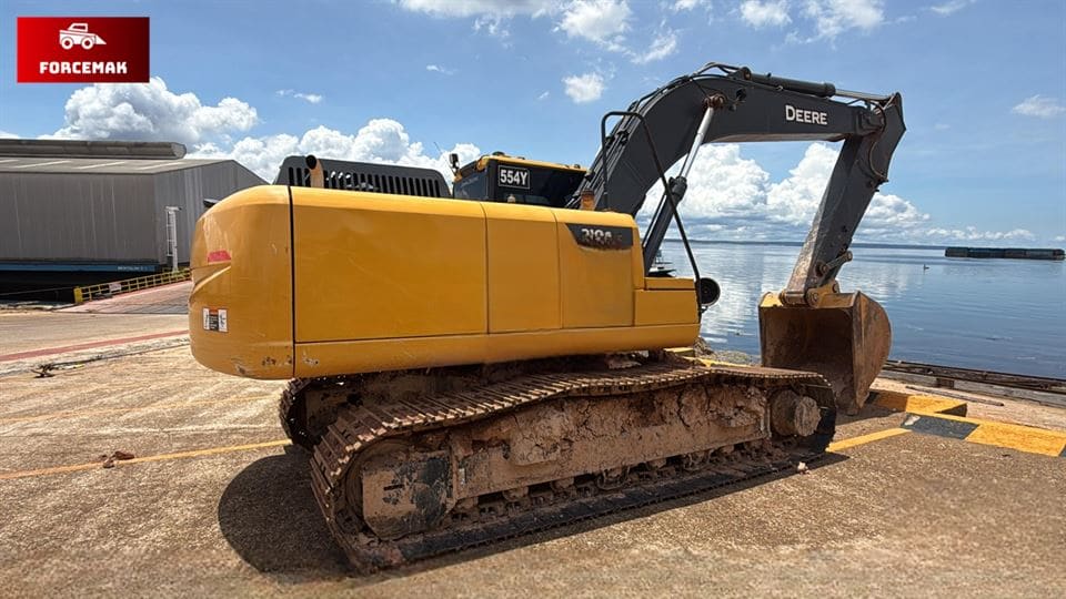 Escavadeira John Deere 210G 2023 - Imagem 1