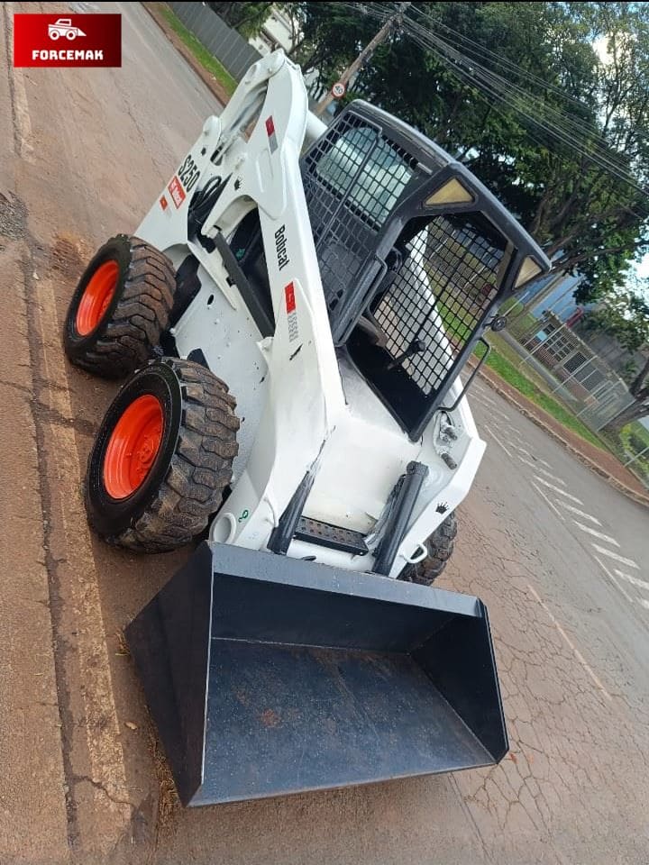 Mini Carregadeira Bobcat S250 2012 - Imagem 4