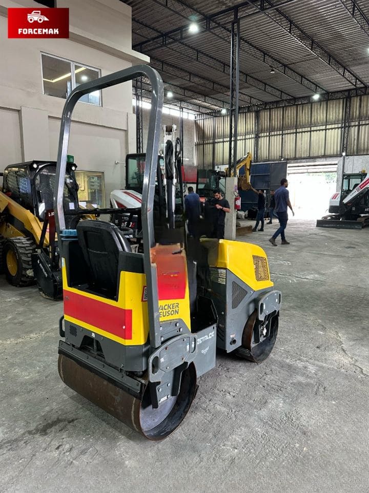 Rolo compactador Wacker Neuson RD12A 2023 - Imagem 8