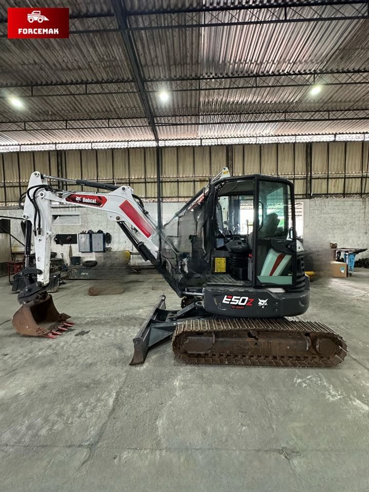 Mini Escavadeira Bobcat E50 2023 - Imagem 1