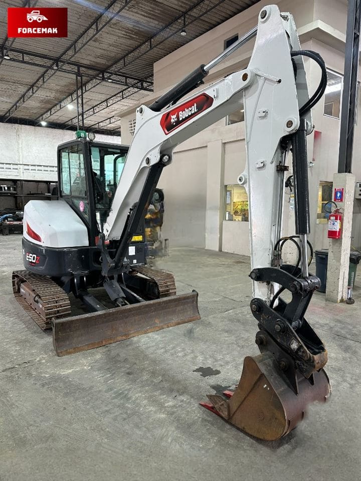 Mini Escavadeira Bobcat E50 2023 - Imagem 4