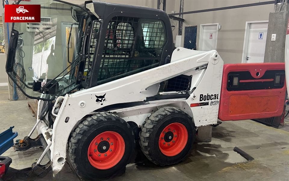 Mini Carregadeira Bobcat S450 2020 - Imagem 1