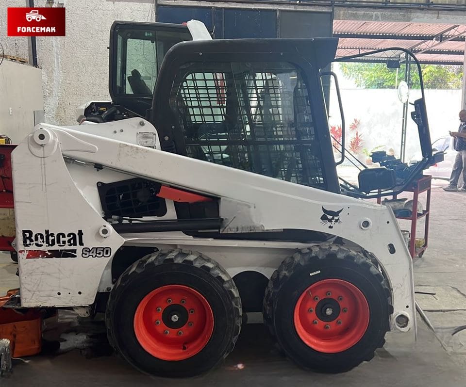 Mini Carregadeira Bobcat S450 2020 - Imagem 3