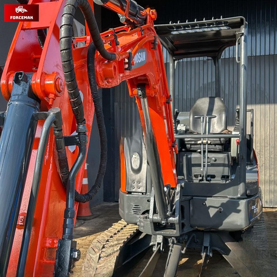 Mini Escavadeira Doosan DX27z 2014 - Imagem 3