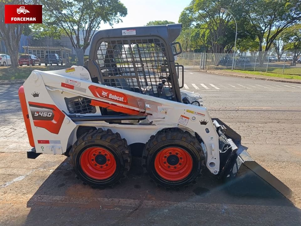 Mini Carregadeira Bobcat S450 2014 - Imagem 1