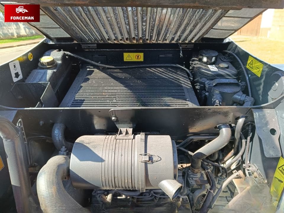 Mini Carregadeira Bobcat S450 2014 - Imagem 5