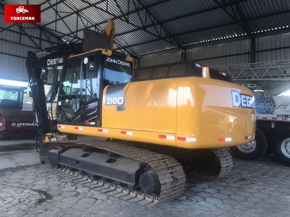 Escavadeira John Deere 210G 2017 - Imagem 8